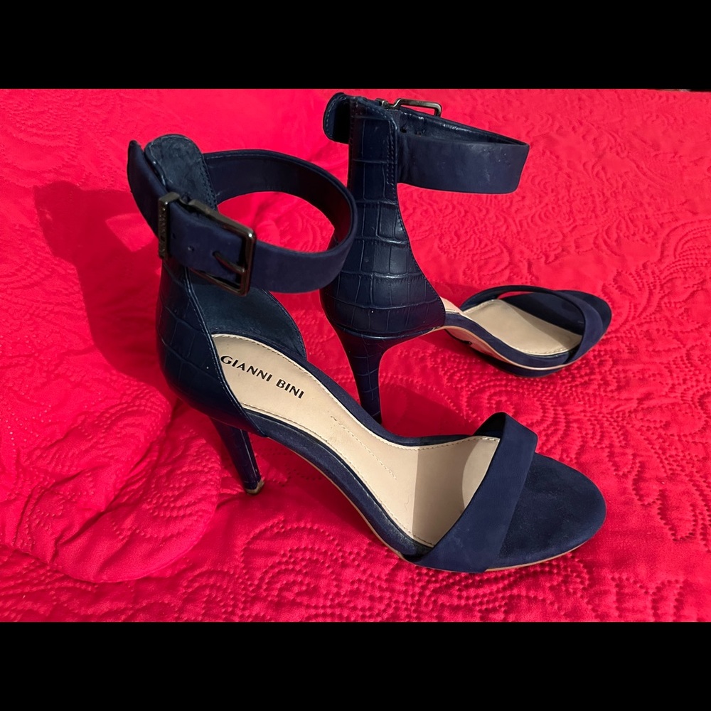 Gianni Bini Dark blue pumps with buckle straps